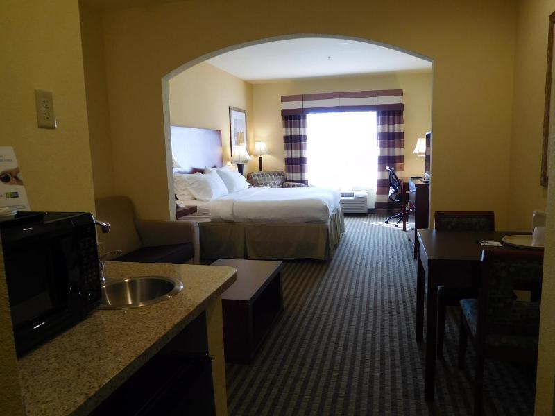 Junior Suite with One King Bed image 4