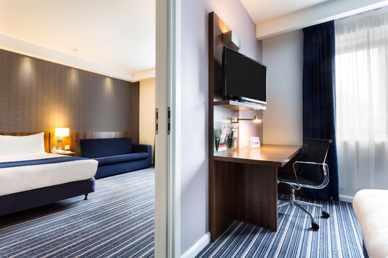 Double Room with Free Hot Breakfast - Accessible image 1