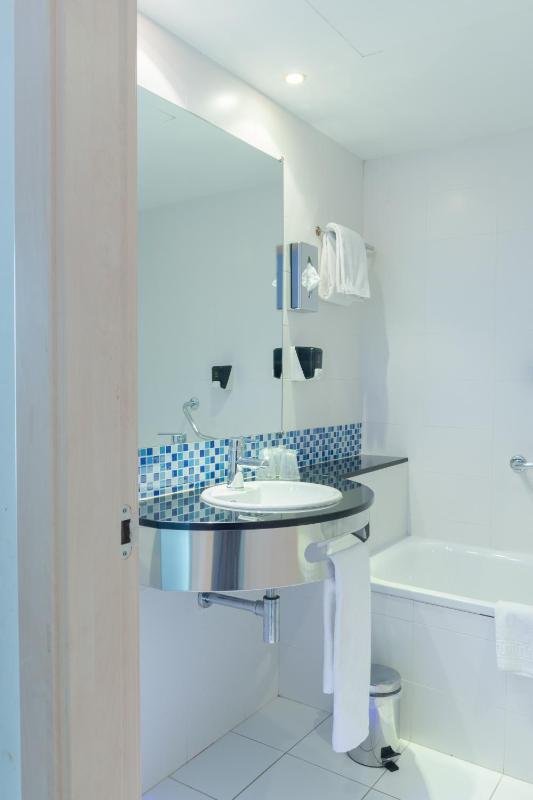 Standard Double Room with Sofa Bed image 2