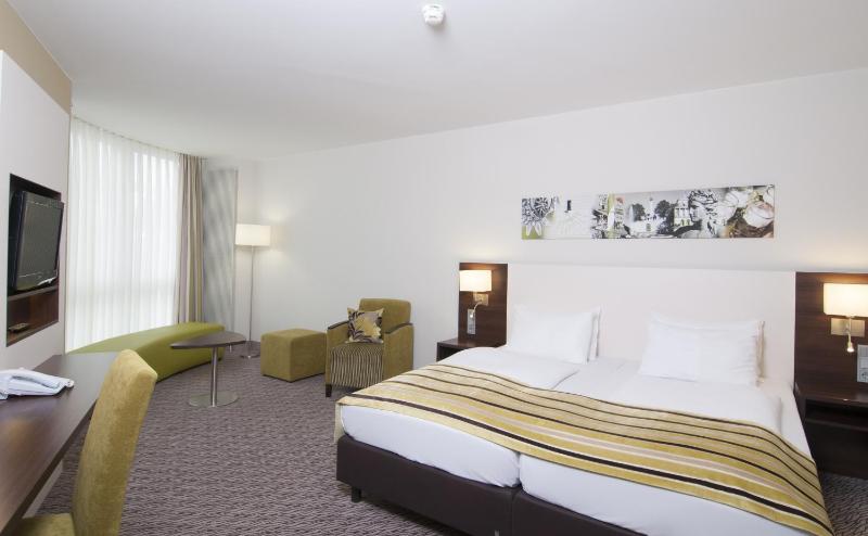 Standard Double Room image 4