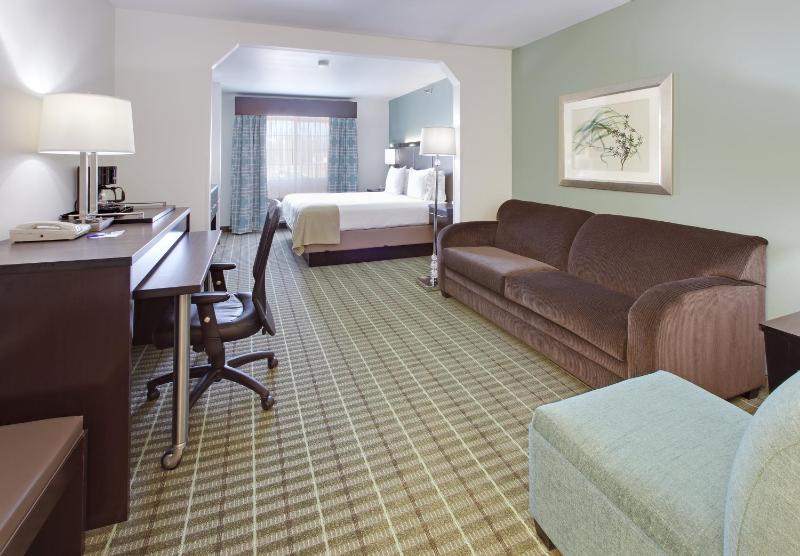 Standard King Room with Sofa Bed - Non-Smoking image 1