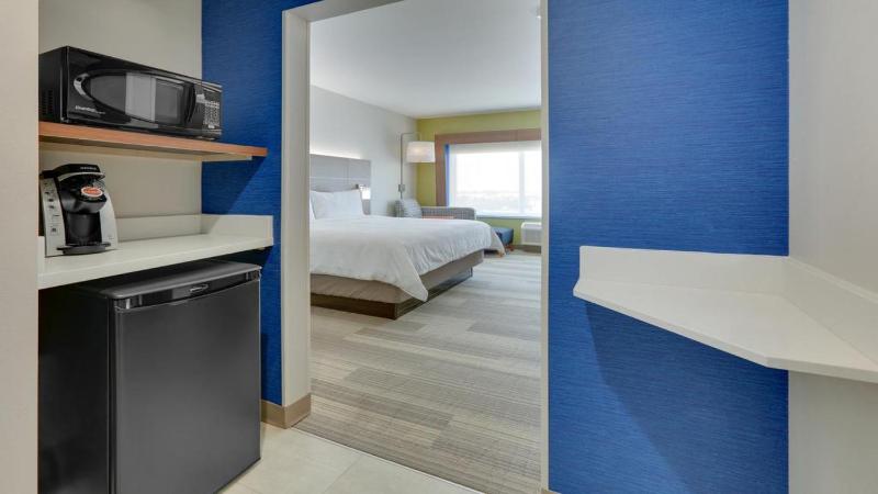 King Suite with Sofa Bed image 2