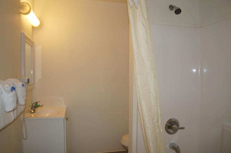 King Room with Lake View image 4