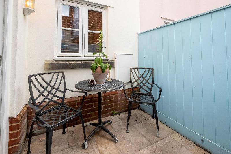 4 Wards Place - image 11