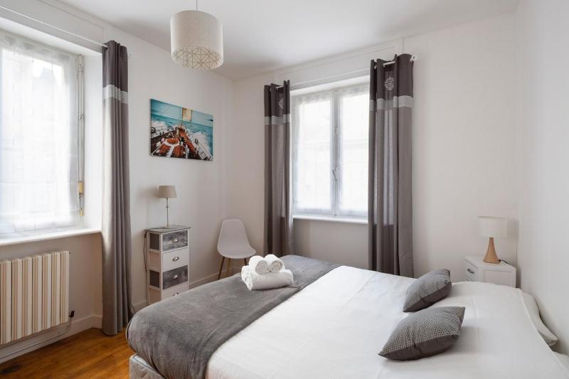 Three-Bedroom Apartment image 4