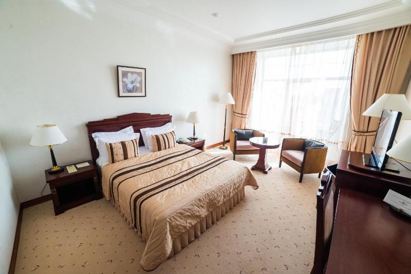 Standard Double Room with Balcony image 2