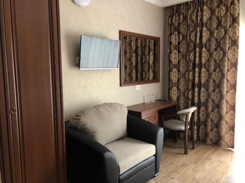 Suite with Sea View image 3