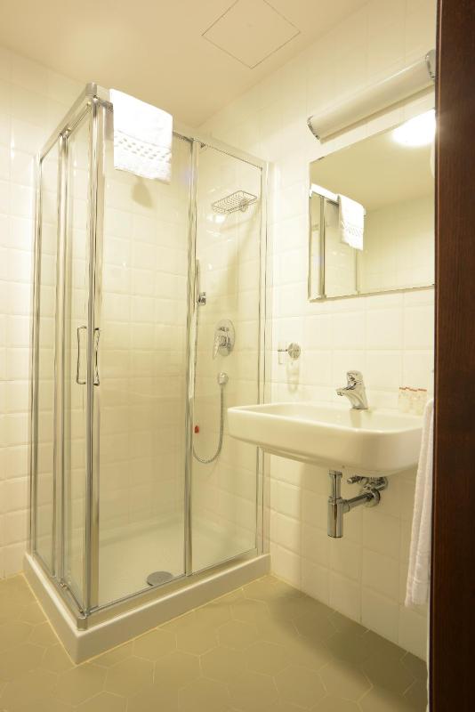 Quadruple Room image 1