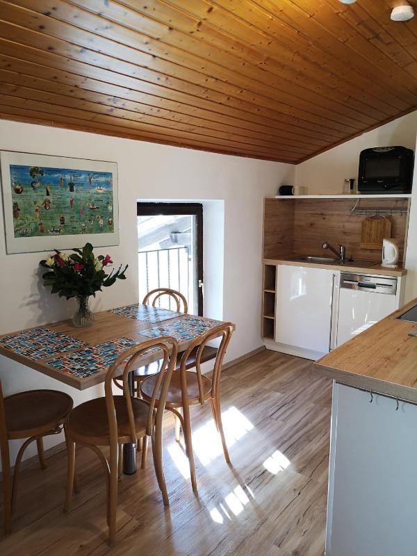Two-Bedroom Apartment with Balcony image 3