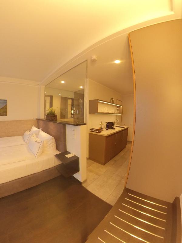 1 Room Apartment with Sea View and Terrace image 4
