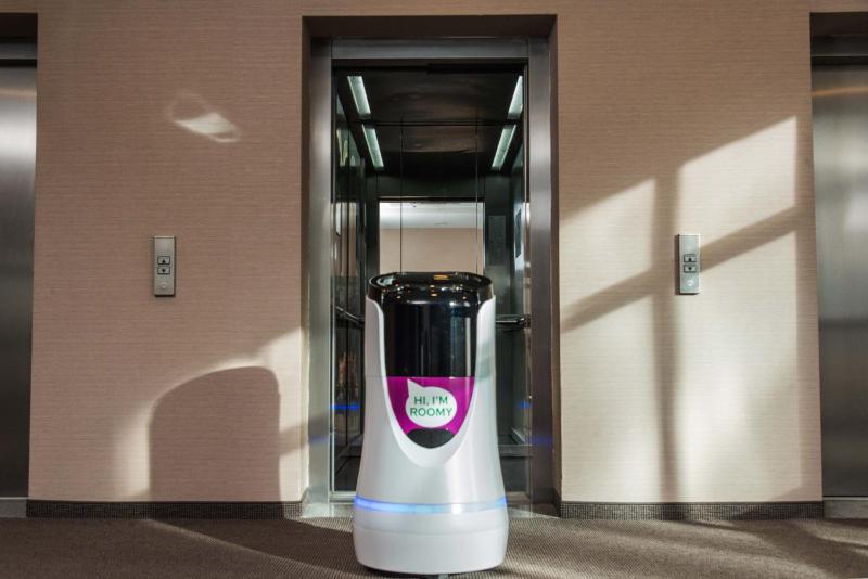 Premier Twin Room with Complimentary Water, Free WiFi, Free Tea and Coffee Equipment image 3