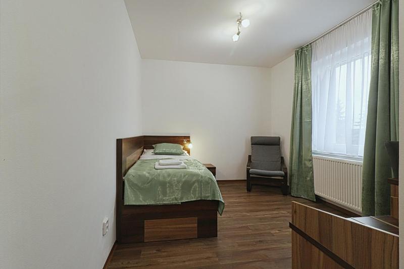 Single Room image 3