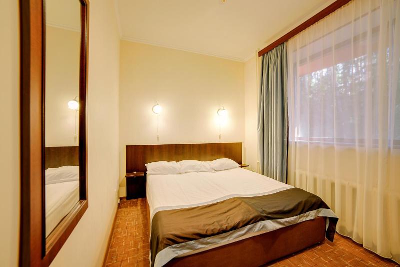 One-Bedroom Apartment with Balcony - Annex image 4