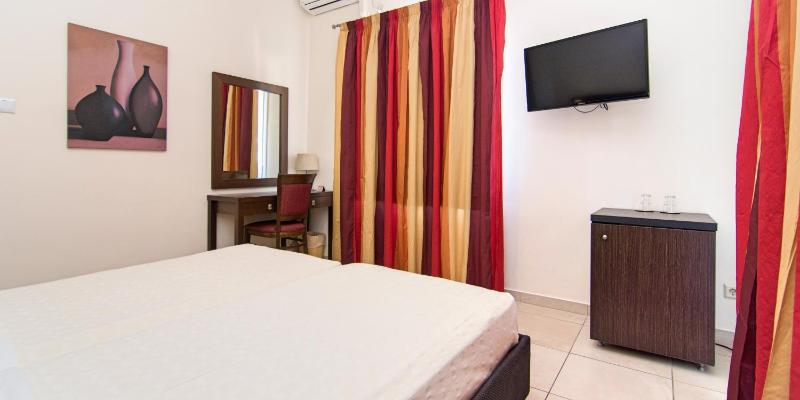 Double or Twin Room image 3