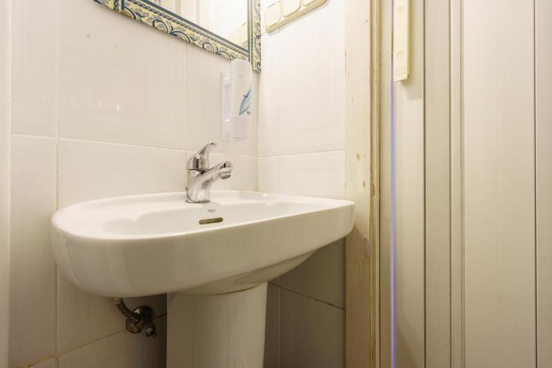 Hostal Austria - image 14