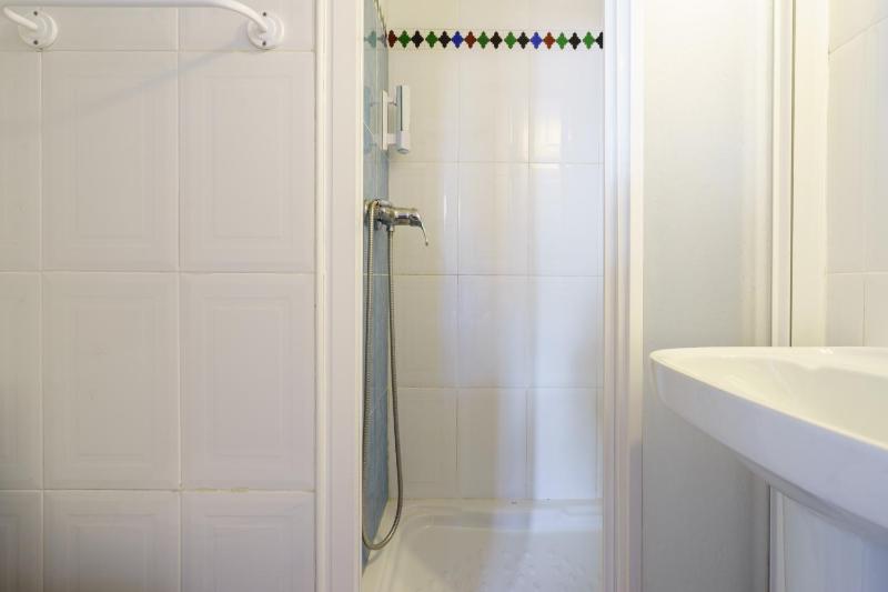 Double Room with Balcony image 3