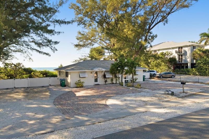 Villa image 1