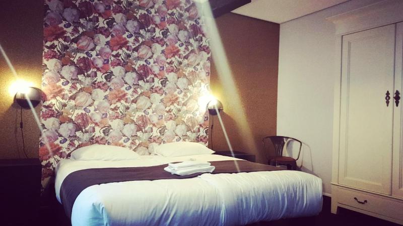 Deluxe Double Room image 4