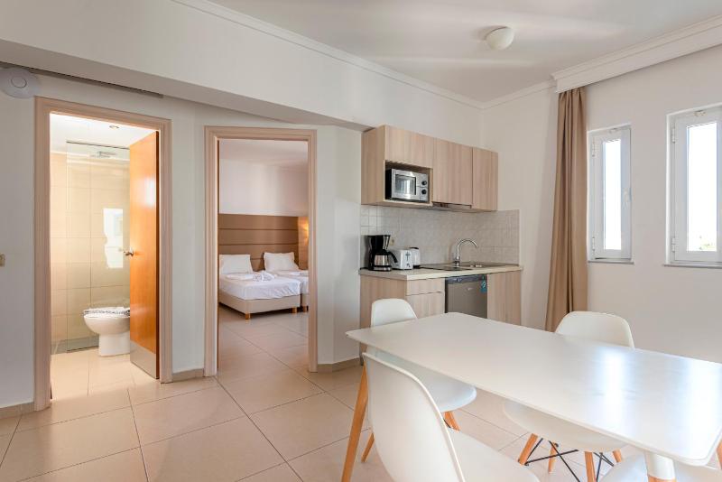 One-Bedroom Apartment image 4