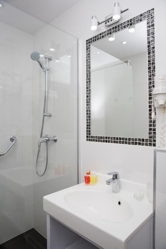 Single Room image 2