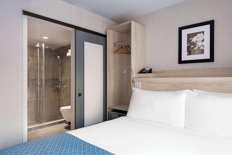 Wingate by Wyndham New York Midtown South/5th Ave - image 4