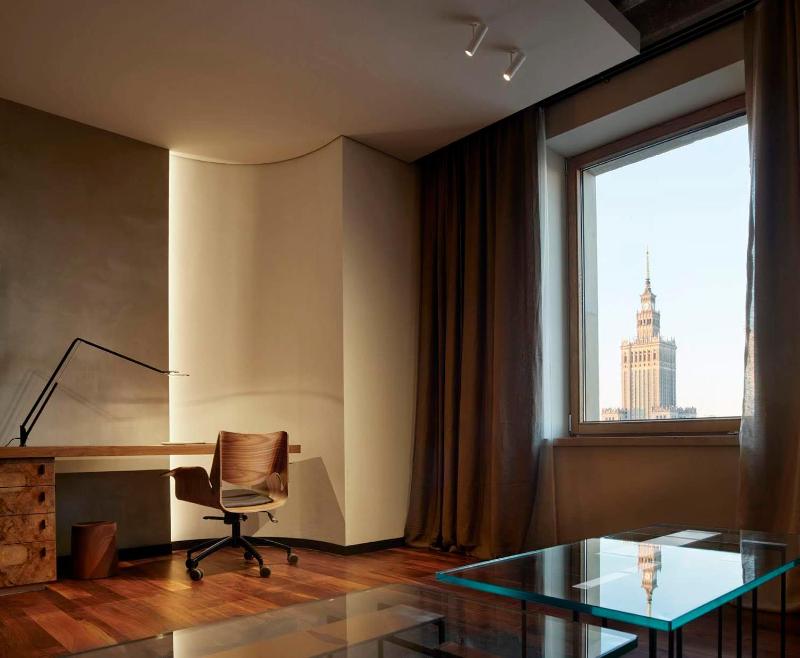 Deluxe Suite image 1