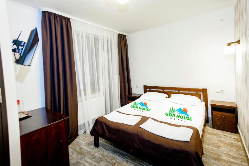 Double or Twin Room with Mountain View image 3