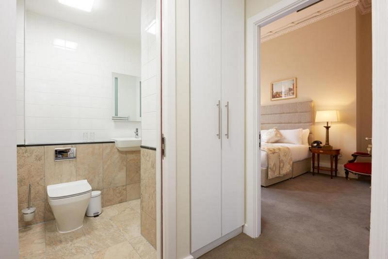 Superior Double Room image 4