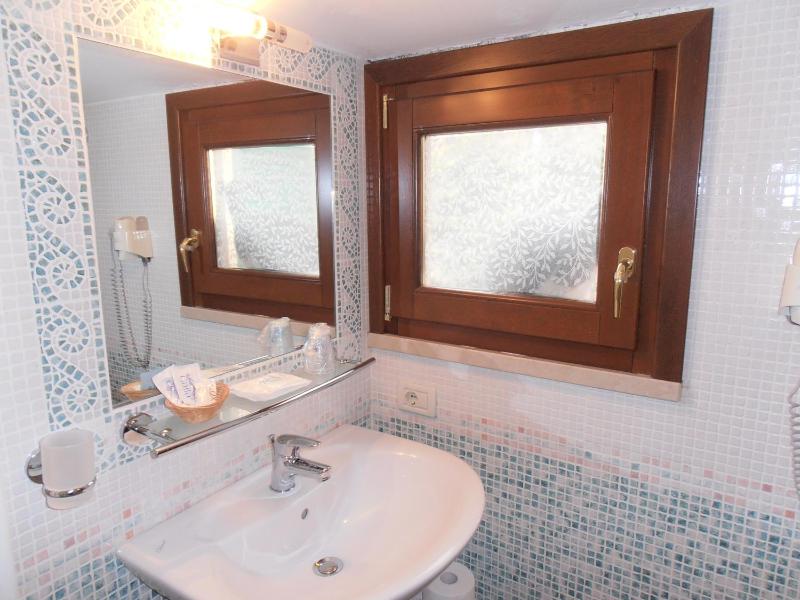 Double Room Lake View with Terrace image 3