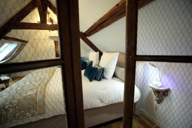 Deluxe Double or Twin Room image 2