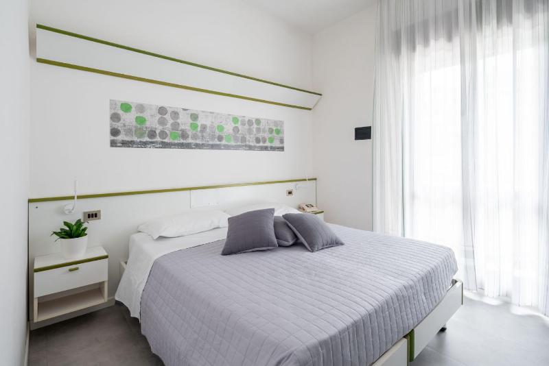 Quadruple Room image 3