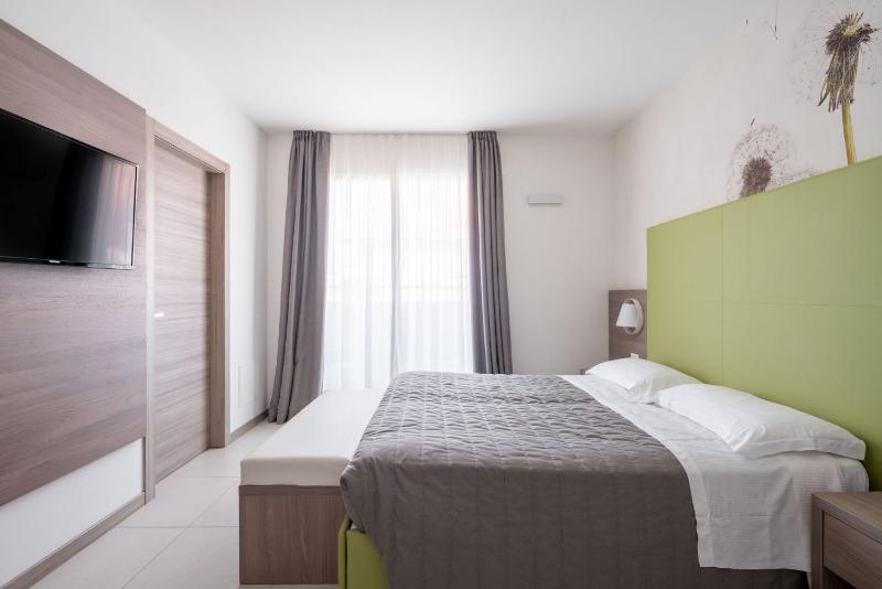 Junior Suite with Terrace image 3