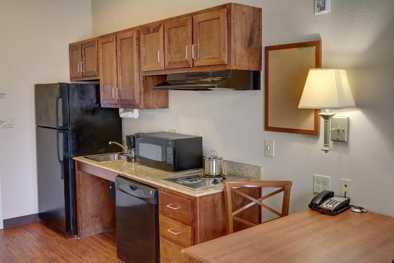 Studio Suite with Two Double Beds image 4