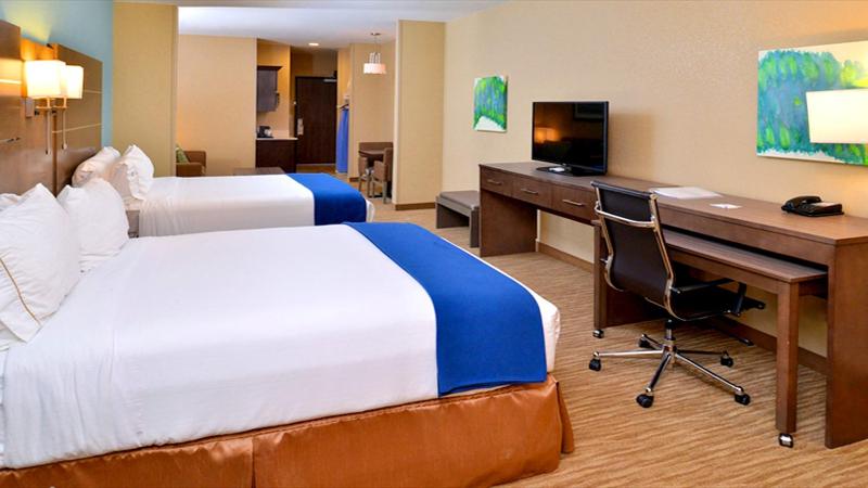 Standard Room with Two Queen Beds image 2