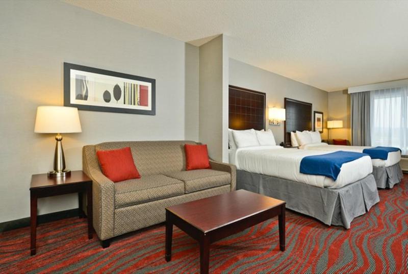 Suite with Two Queen Beds image 3