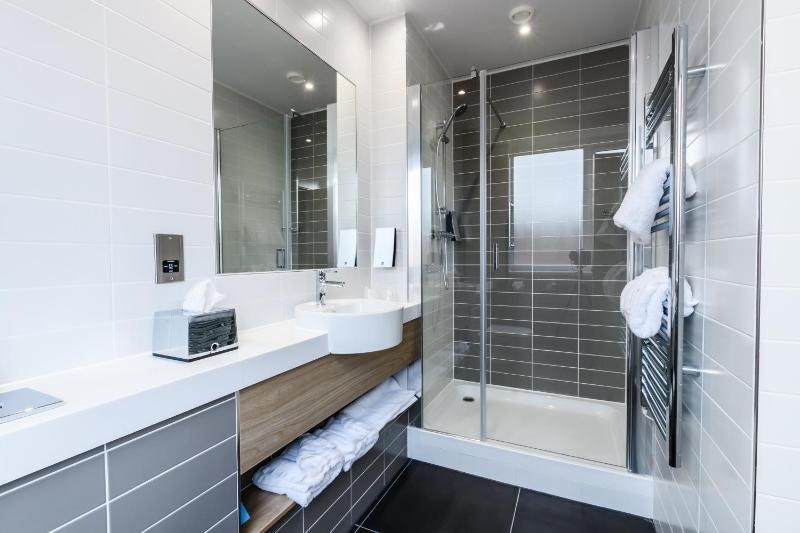 Standard Double Room with Free Hot Breakfast image 3