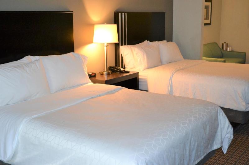 Suite with Two Queen Beds - Non-Smoking image 2