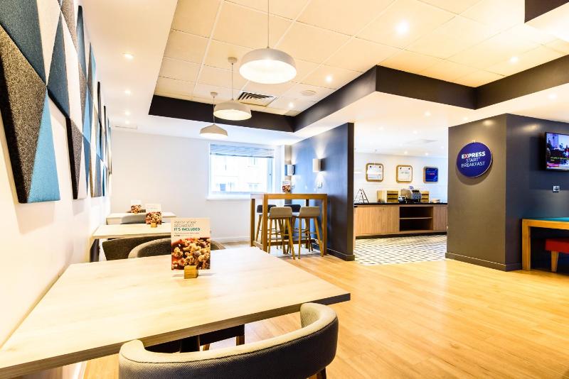 Holiday Inn Express Portsmouth Gunwharf Quays By IHG - image 23