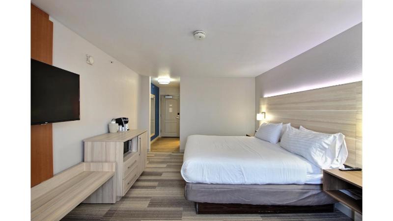 Standard Room image 3