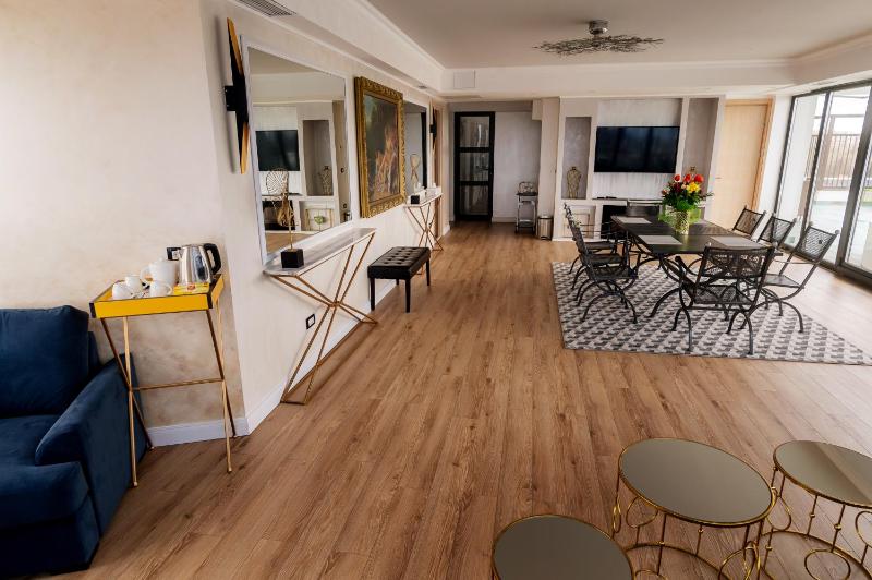 Penthouse Apartment image 4