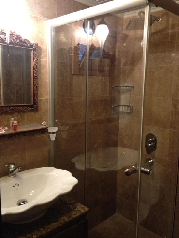 Standard Triple Room image 2