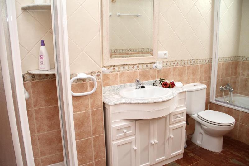 Two-Bedroom Apartment with Chimney image 1