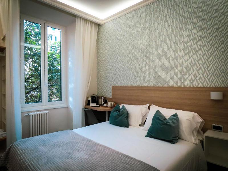 Superior Double Room image 2