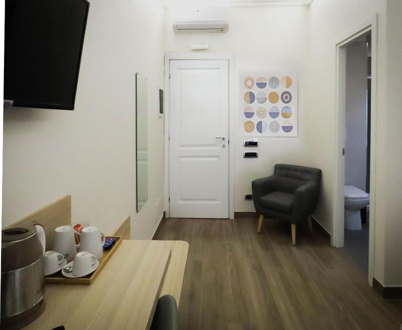 Superior Double Room image 3