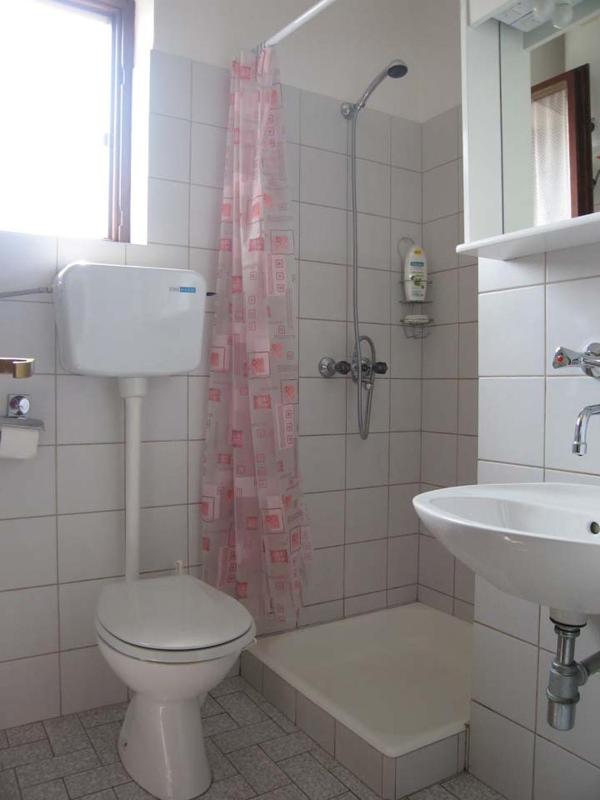 Two-Bedroom House image 3