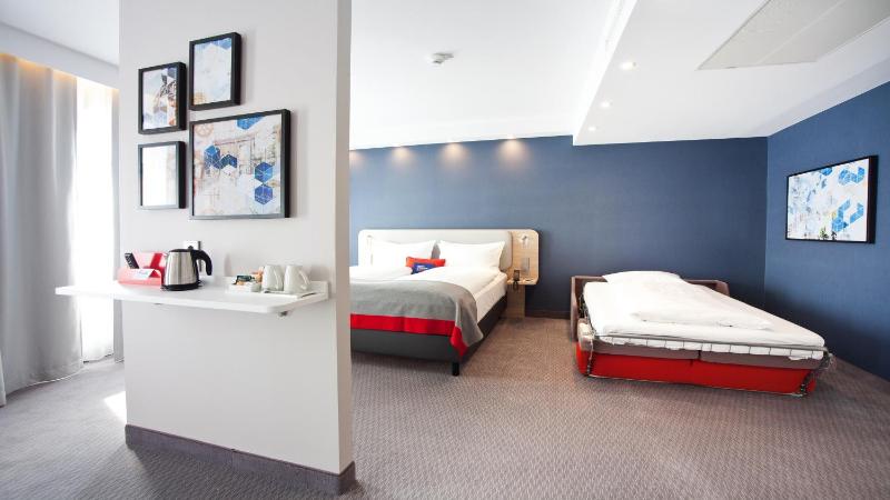 Standard Double Room with Single Sofa Bed image 2