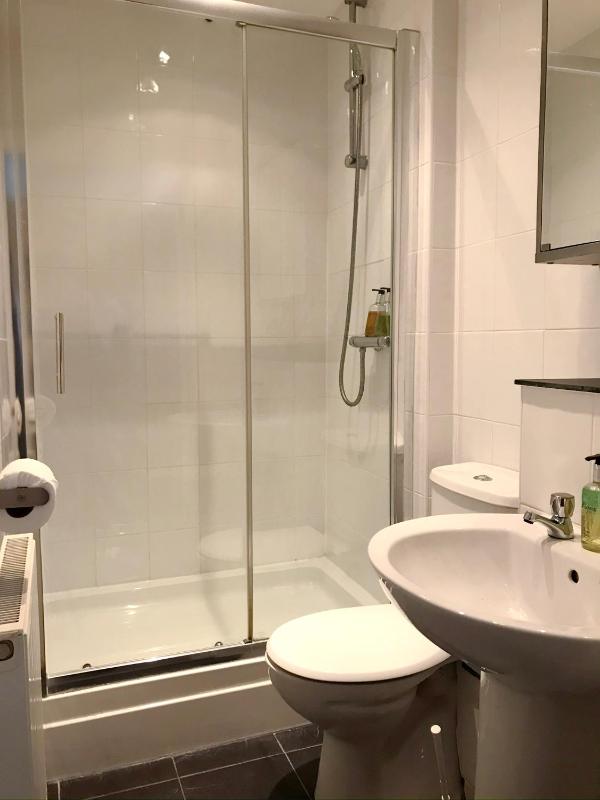 Standard Twin Room image 3