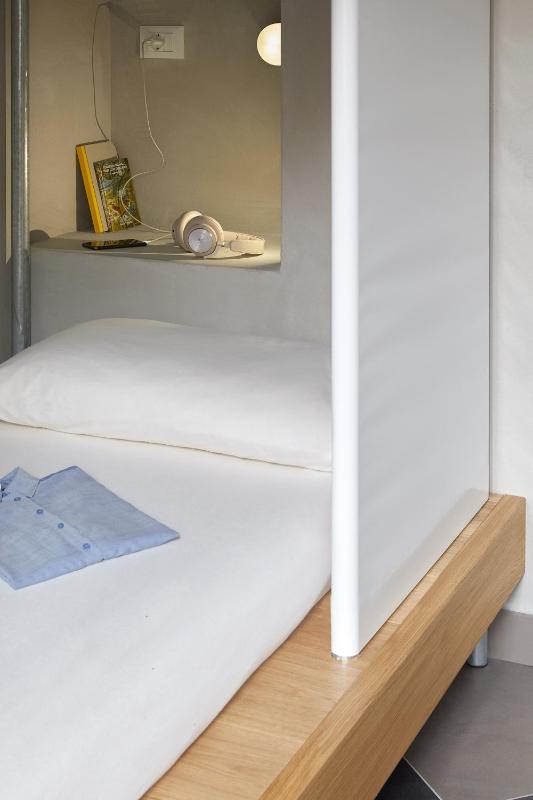 Quadruple Room with Private Bathroom image 4