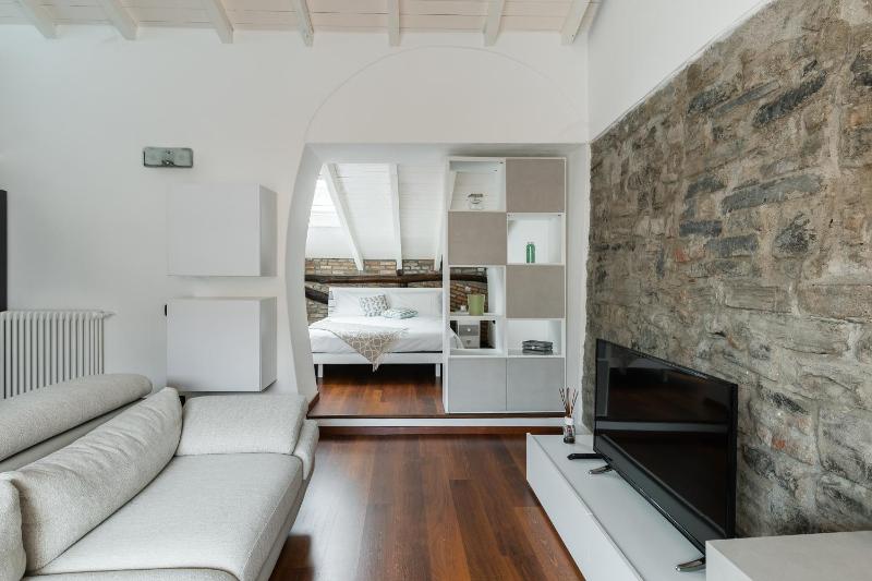 One-Bedroom Apartment image 3
