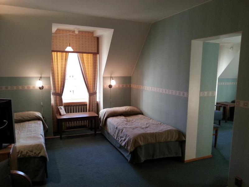 Standard Quadruple Room image 4